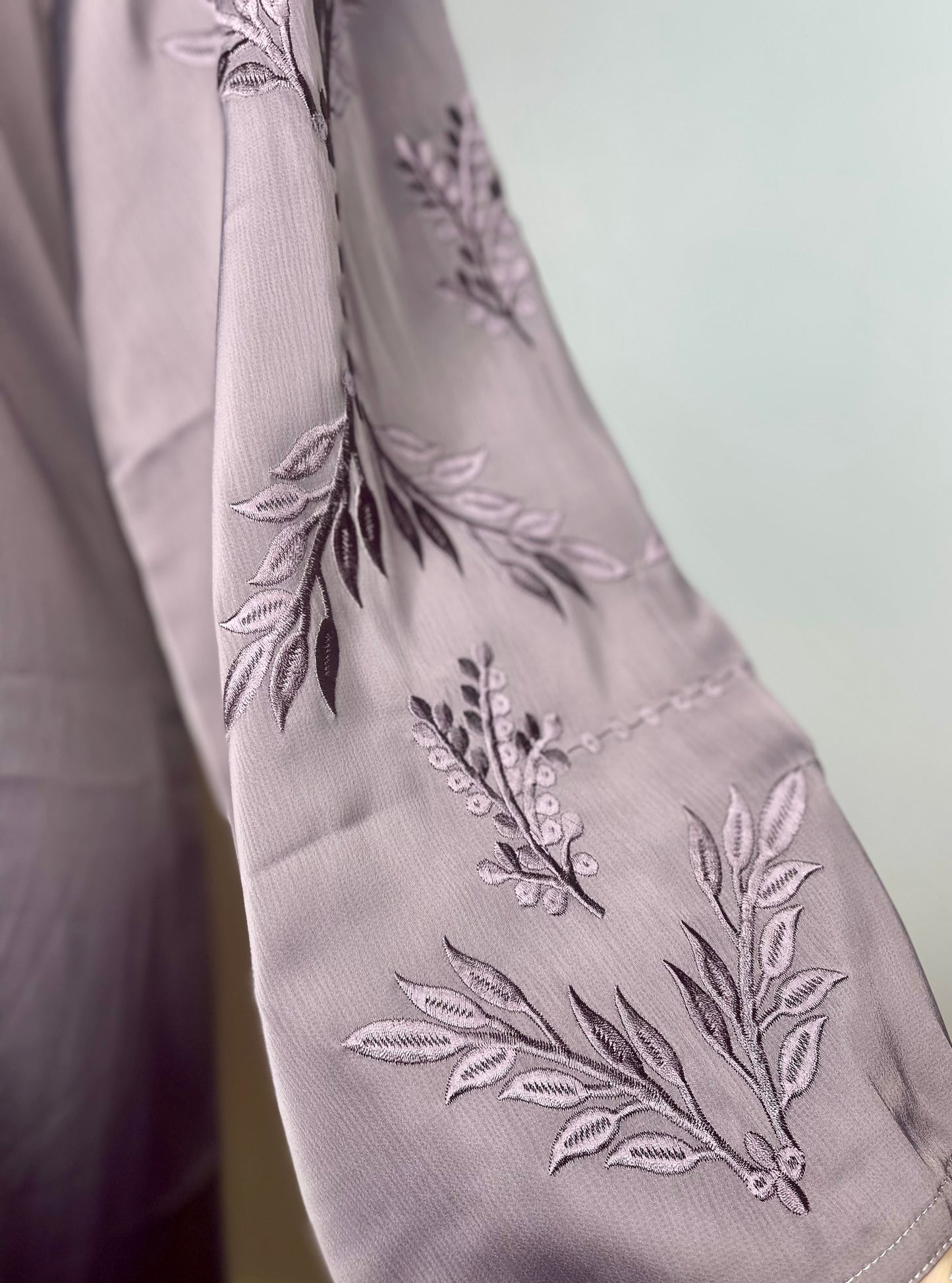 Flora Violet taupe