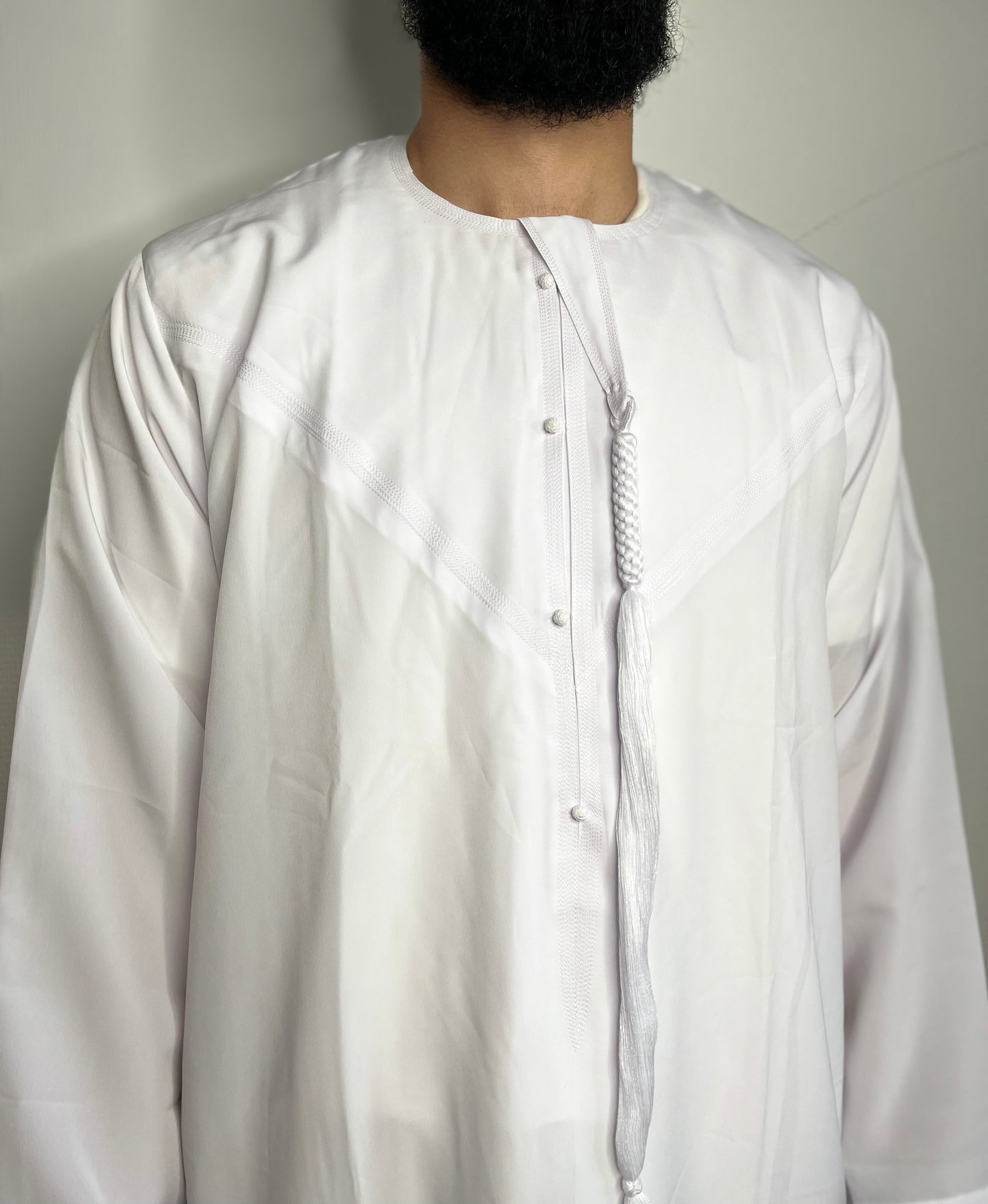 Qamis Emirati